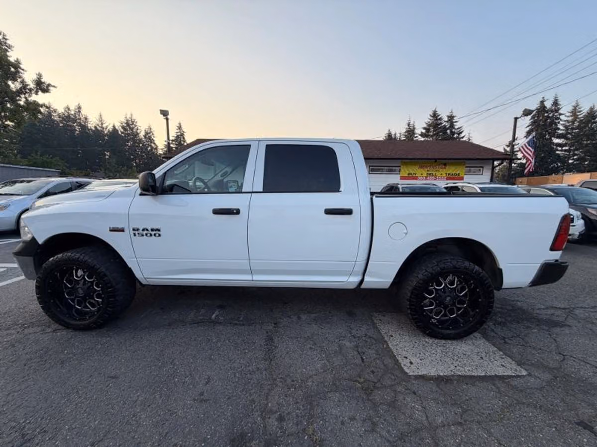 2016 Ram 1500 Tradesman Crew Cab Image 3