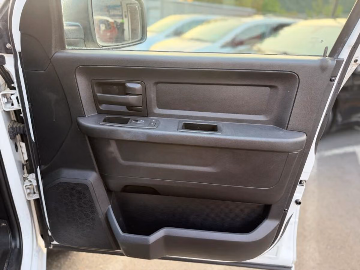 2016 Ram 1500 Tradesman Crew Cab Image 17
