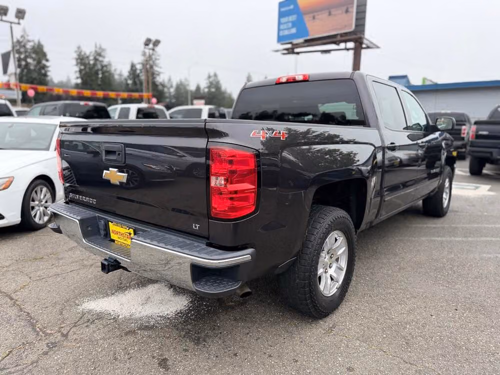 2016 Chevrolet Silverado 1500 LT Crew Cab Lower Image 3