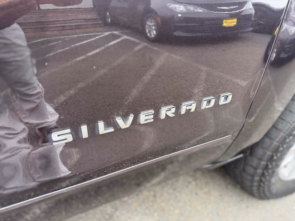 2016 Chevrolet Silverado 1500 LT Crew Cab Image 11