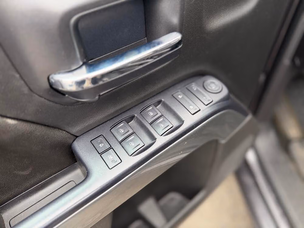 2016 Chevrolet Silverado 1500 LT Crew Cab Image 31