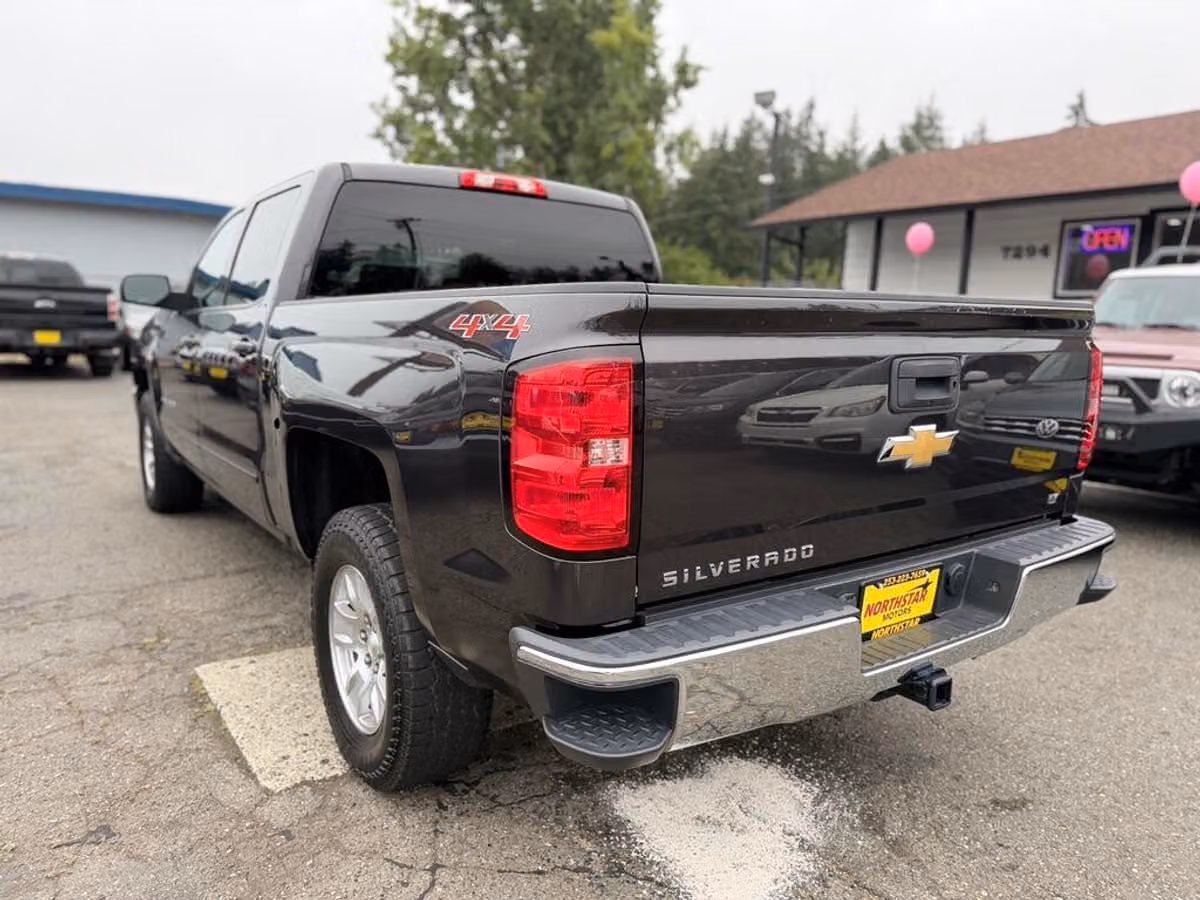2016 Chevrolet Silverado 1500 LT Crew Cab Image 3