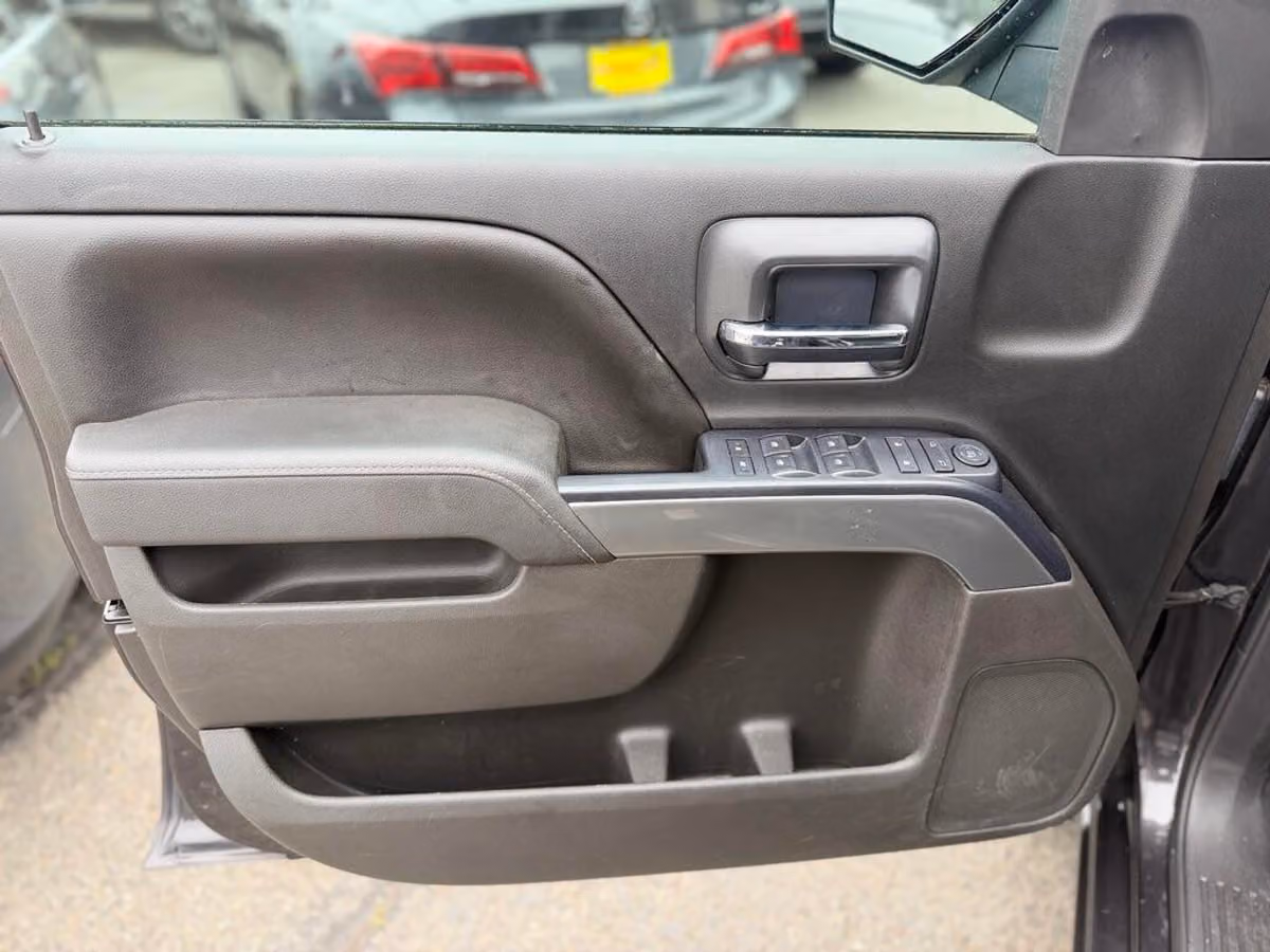 2016 Chevrolet Silverado 1500 LT Crew Cab Image 30