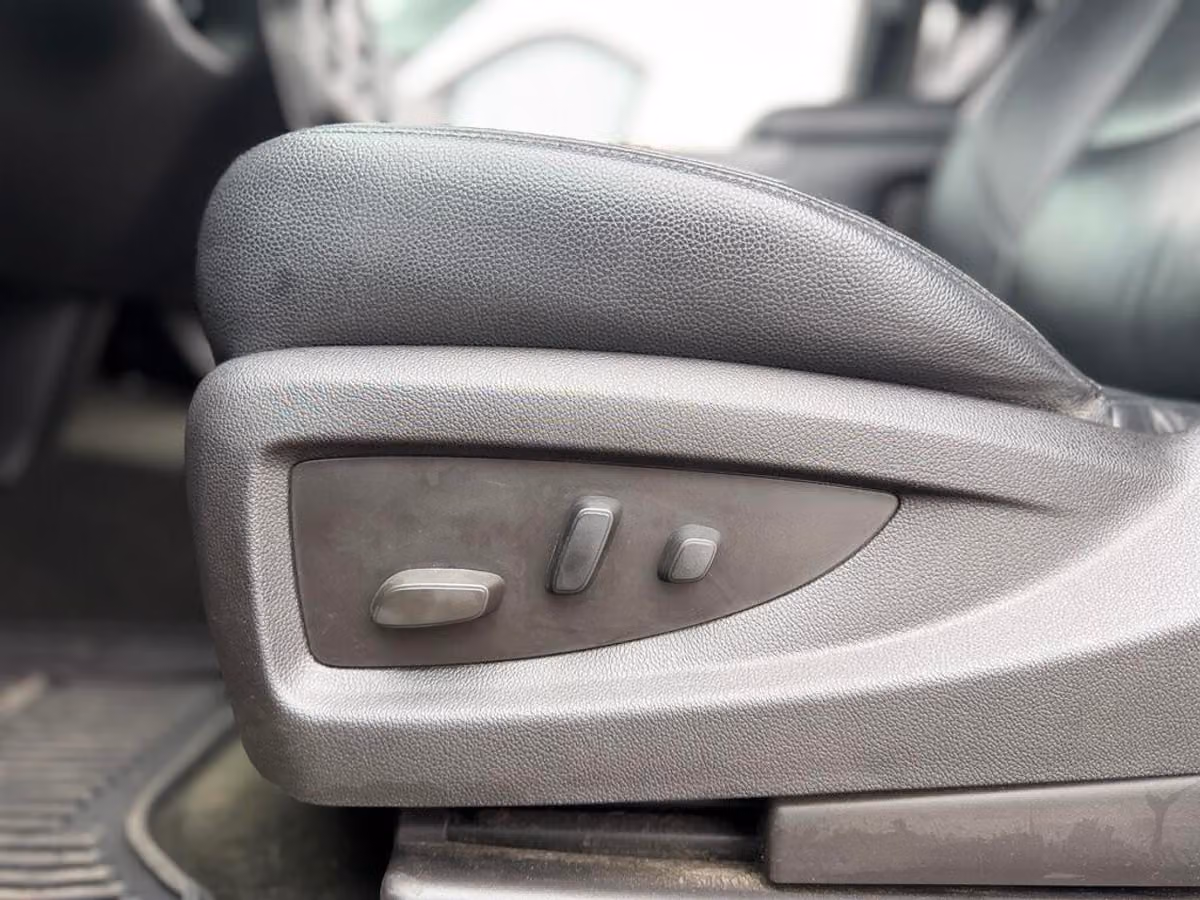 2016 Chevrolet Silverado 1500 LT Crew Cab Image 32