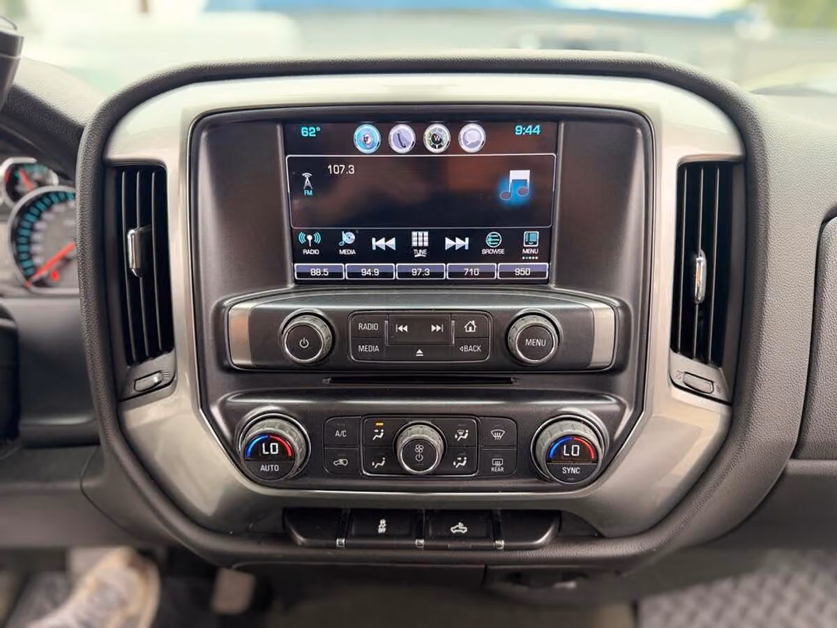 2016 Chevrolet Silverado 1500 LT Crew Cab Image 39