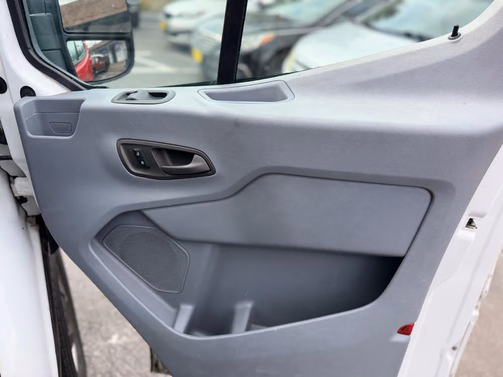 2018 Ford Transit 250 Cargo Image 16