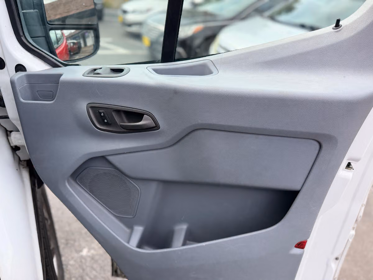 2018 Ford Transit 250 Cargo Image 16