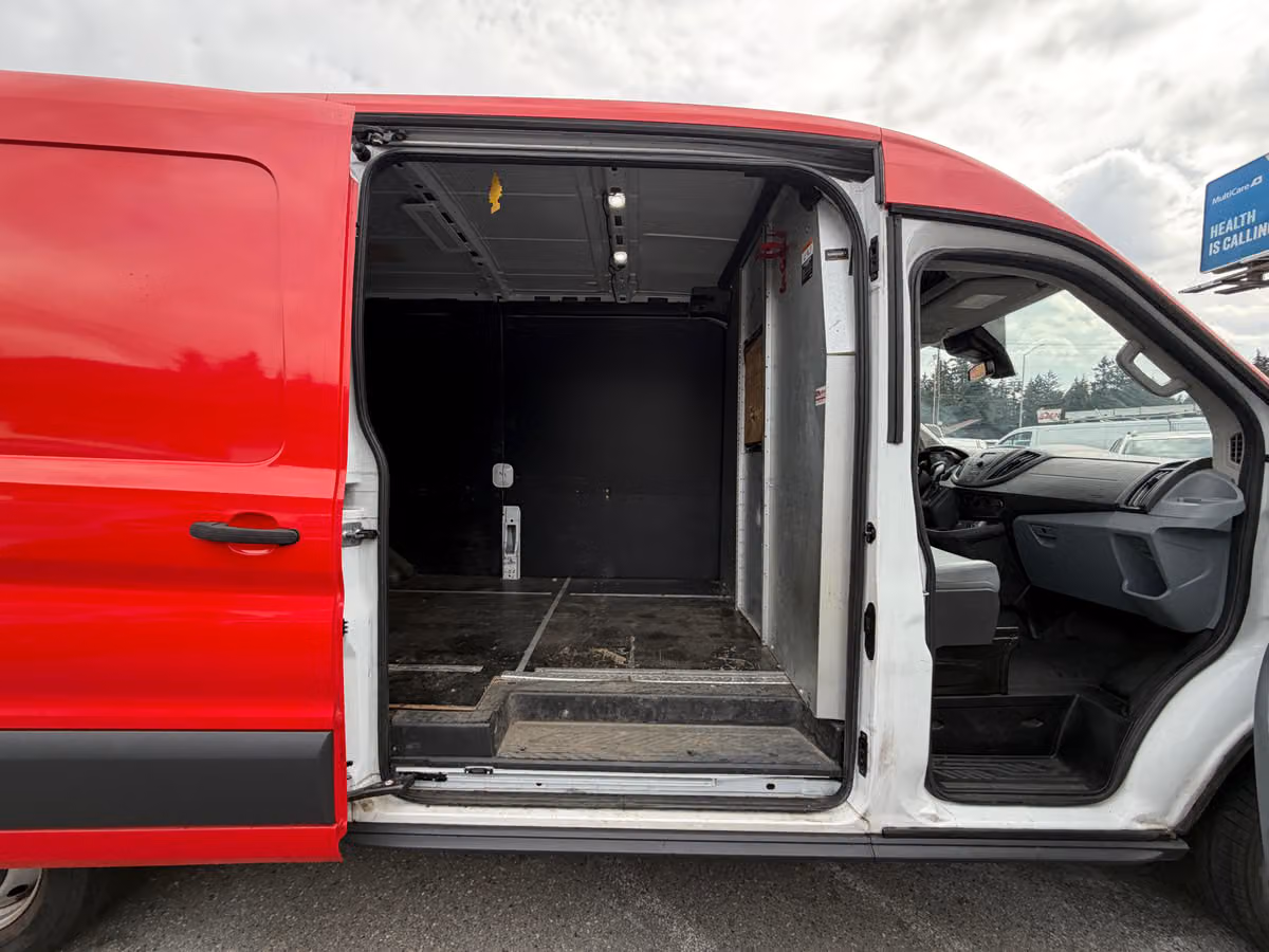 2018 Ford Transit 250 Cargo Image 19