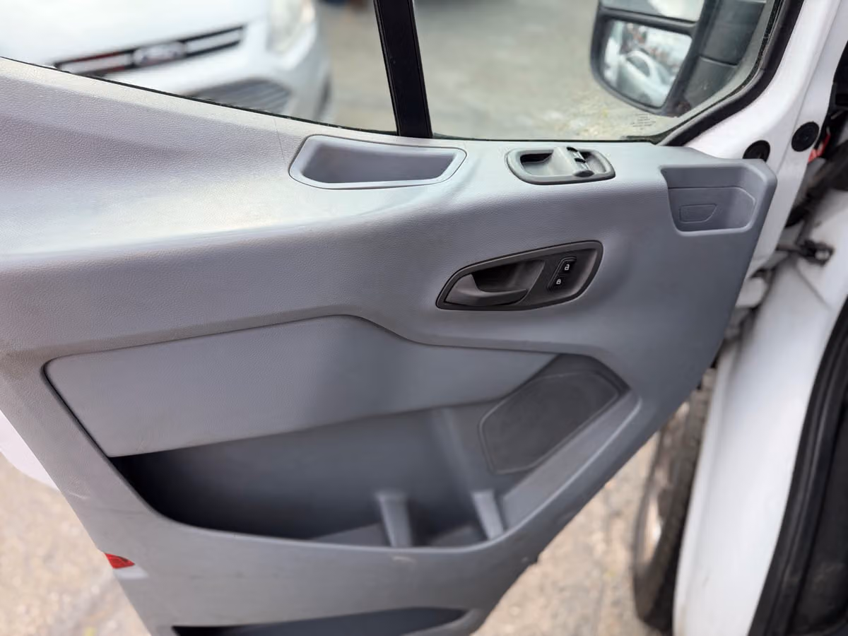 2018 Ford Transit 250 Cargo Image 26