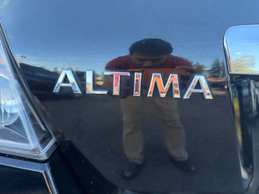 2010 Nissan Altima 2.5 S Sedan 4D Image 19