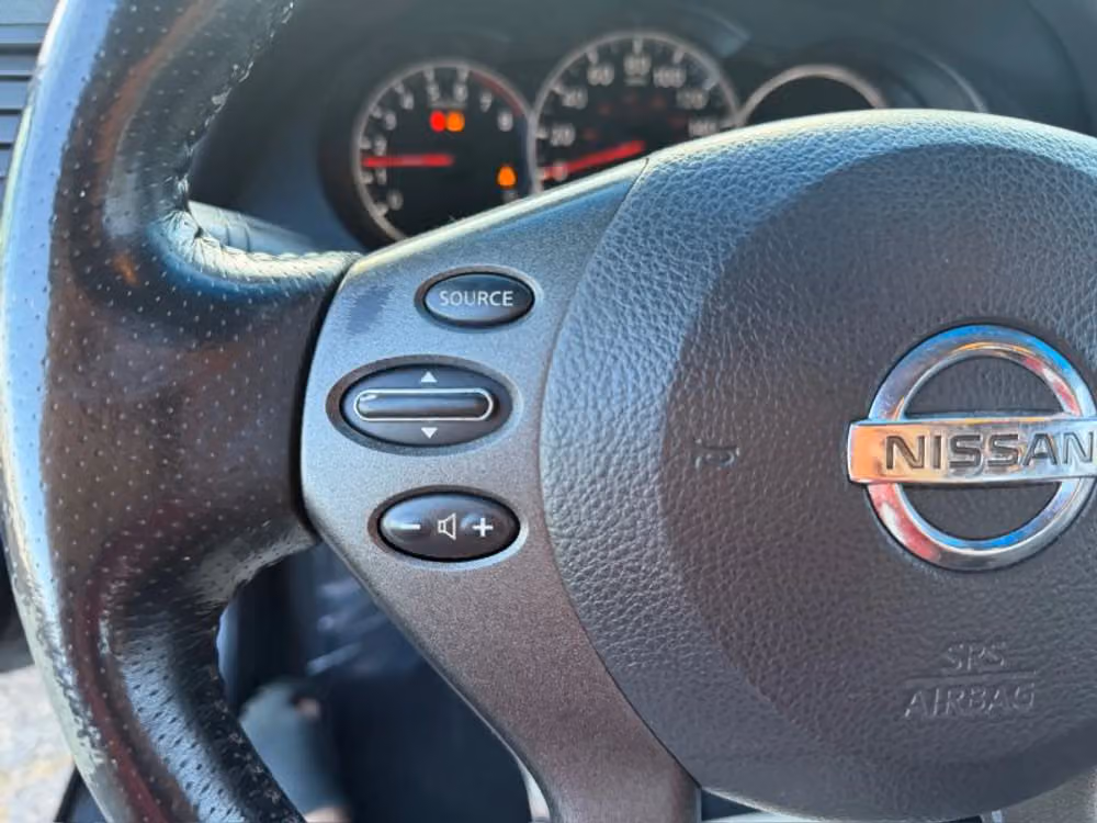 2010 Nissan Altima 2.5 S Sedan 4D Image 33