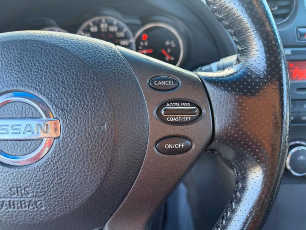 2010 Nissan Altima 2.5 S Sedan 4D Image 32
