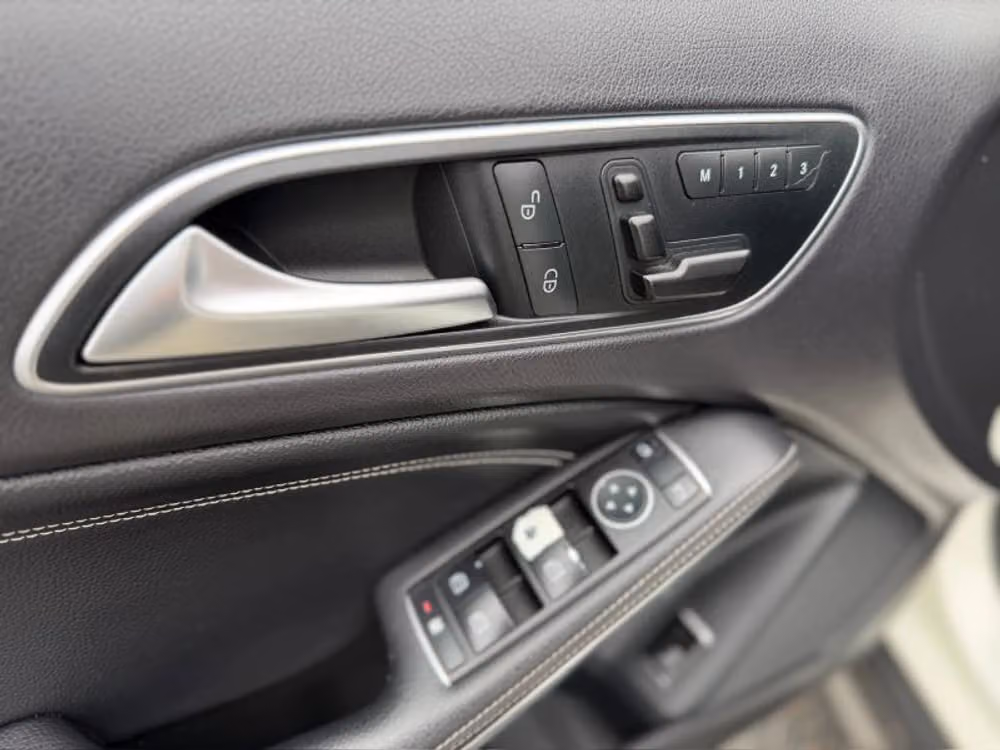 2015 Mercedes-Benz GLA GLA 250 4MATIC Image 27