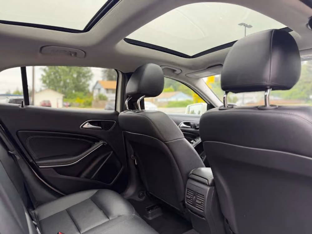 2015 Mercedes-Benz GLA GLA 250 4MATIC Image 16