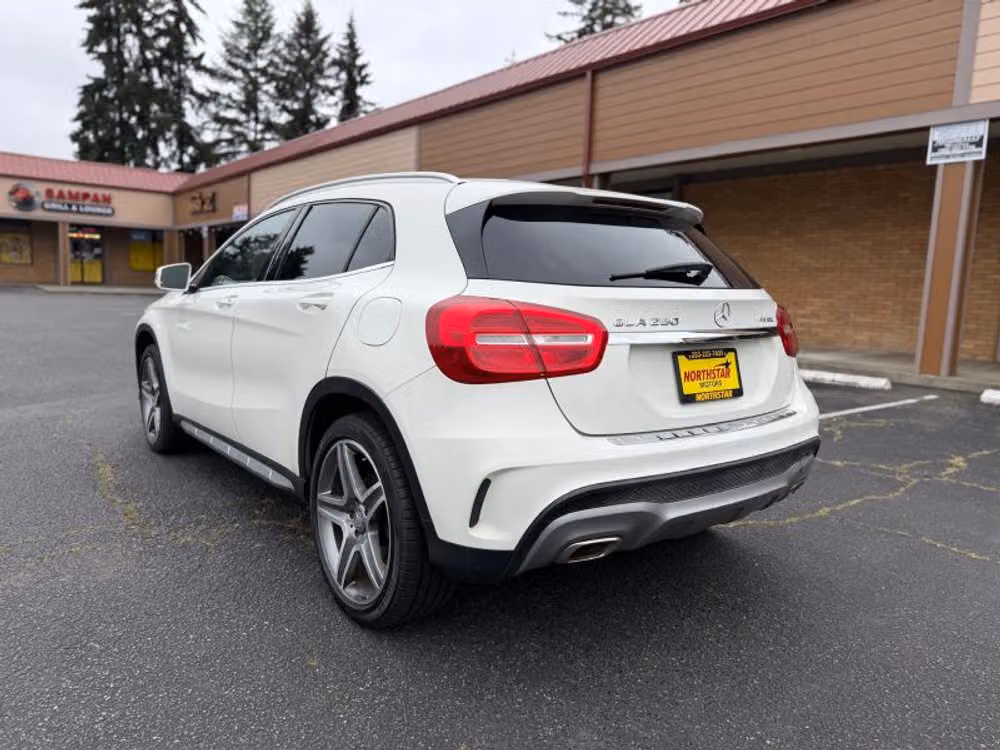 2015 Mercedes-Benz GLA GLA 250 4MATIC Image 4