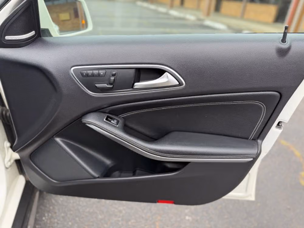 2015 Mercedes-Benz GLA GLA 250 4MATIC Image 14