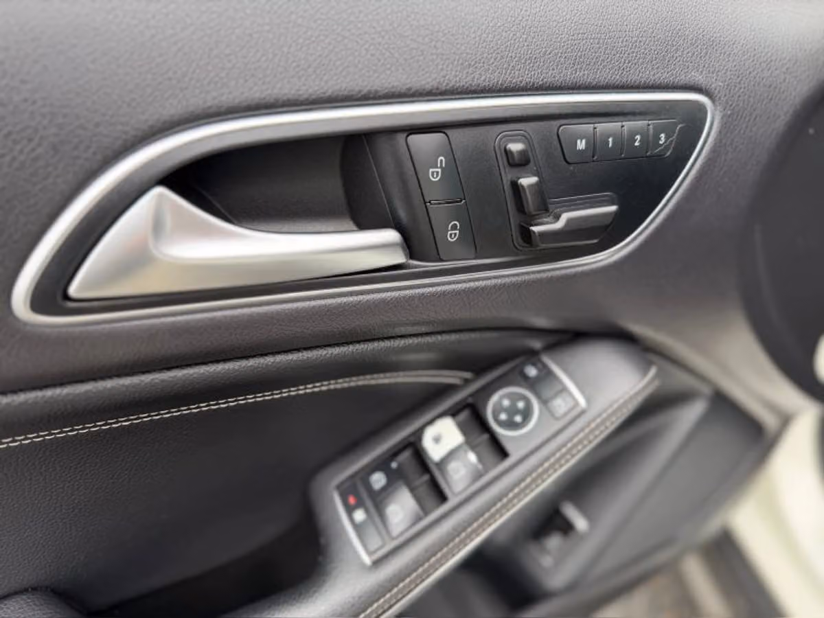 2015 Mercedes-Benz GLA GLA 250 4MATIC Image 27