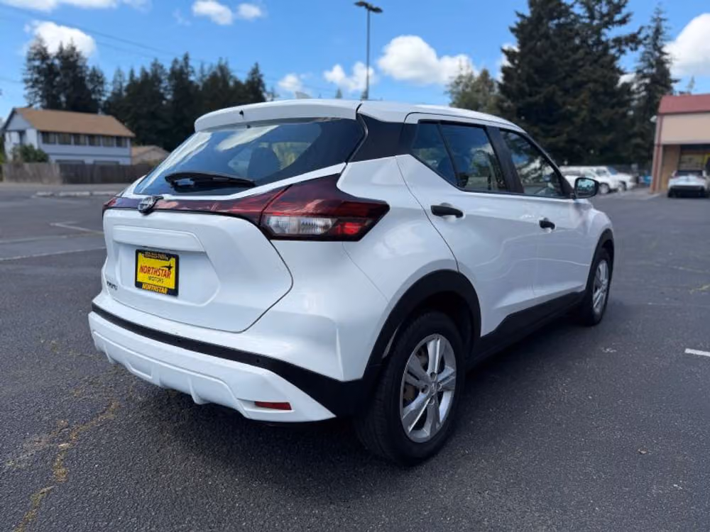 2023 Nissan Kicks S Crossover Image 7