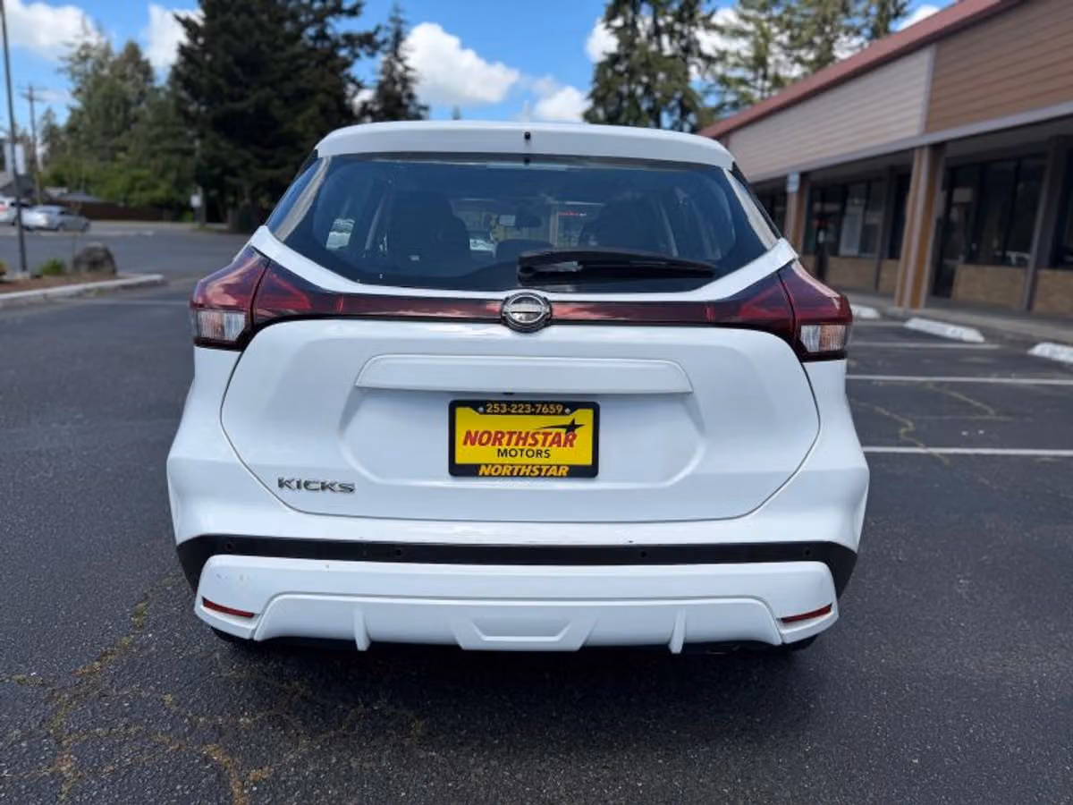 2023 Nissan Kicks S Crossover Image 6