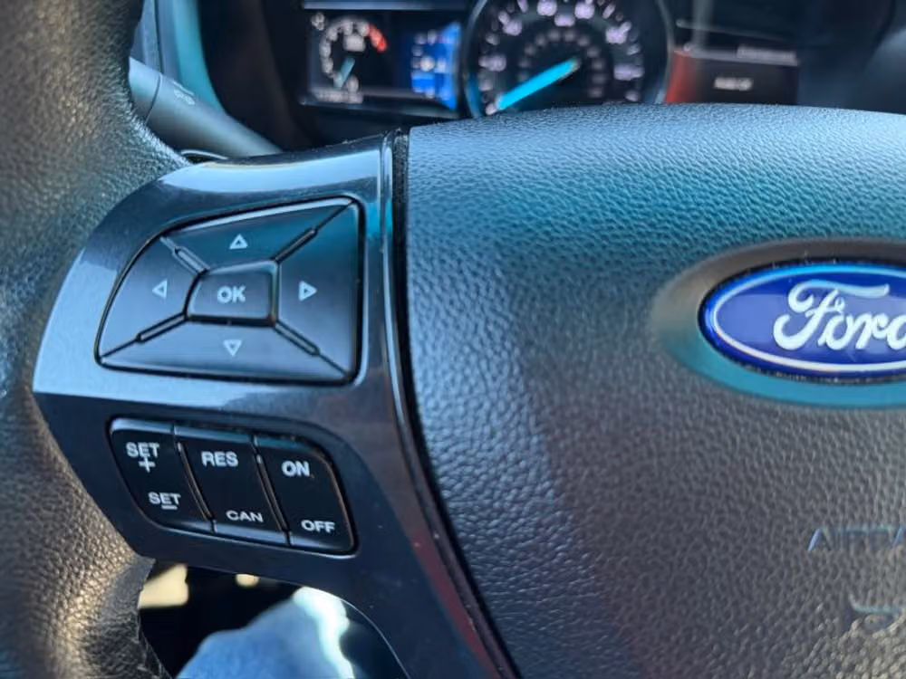 2017 Ford Explorer XLT Image 43