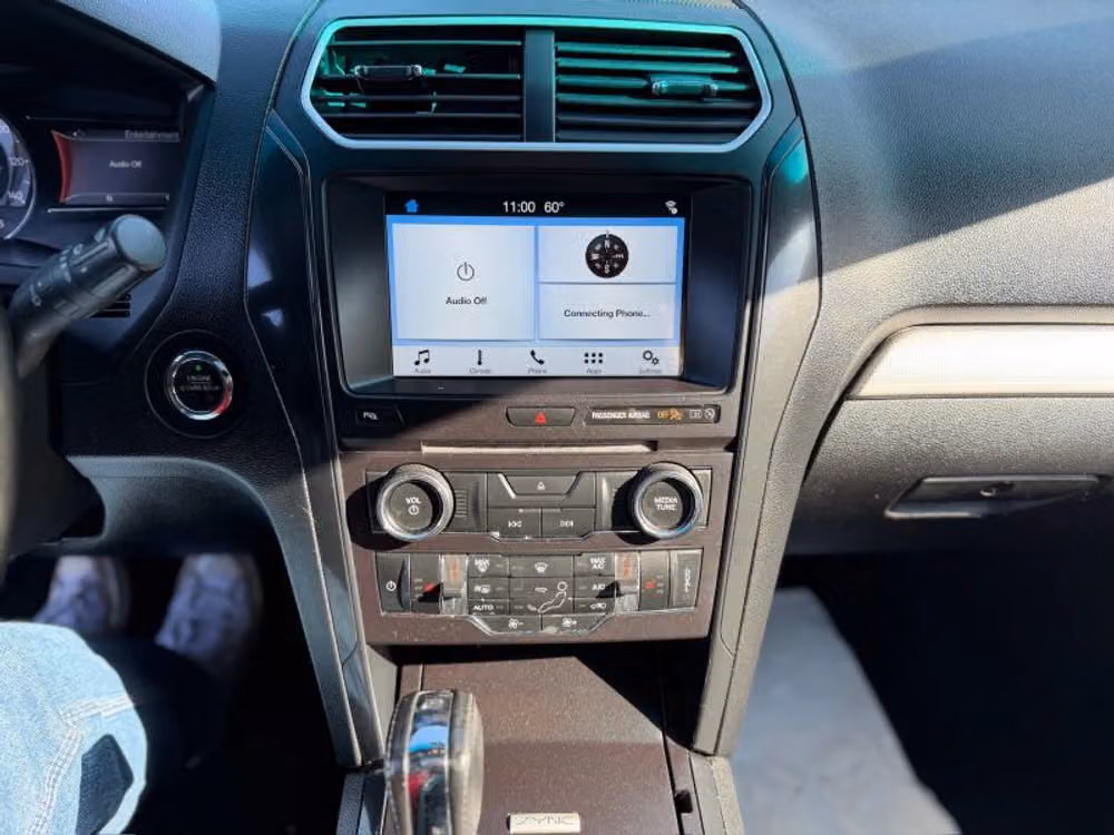 2017 Ford Explorer XLT Image 39