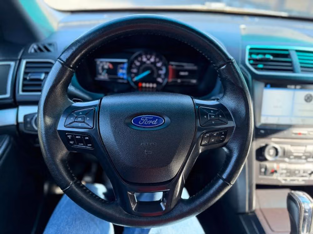 2017 Ford Explorer XLT Image 41