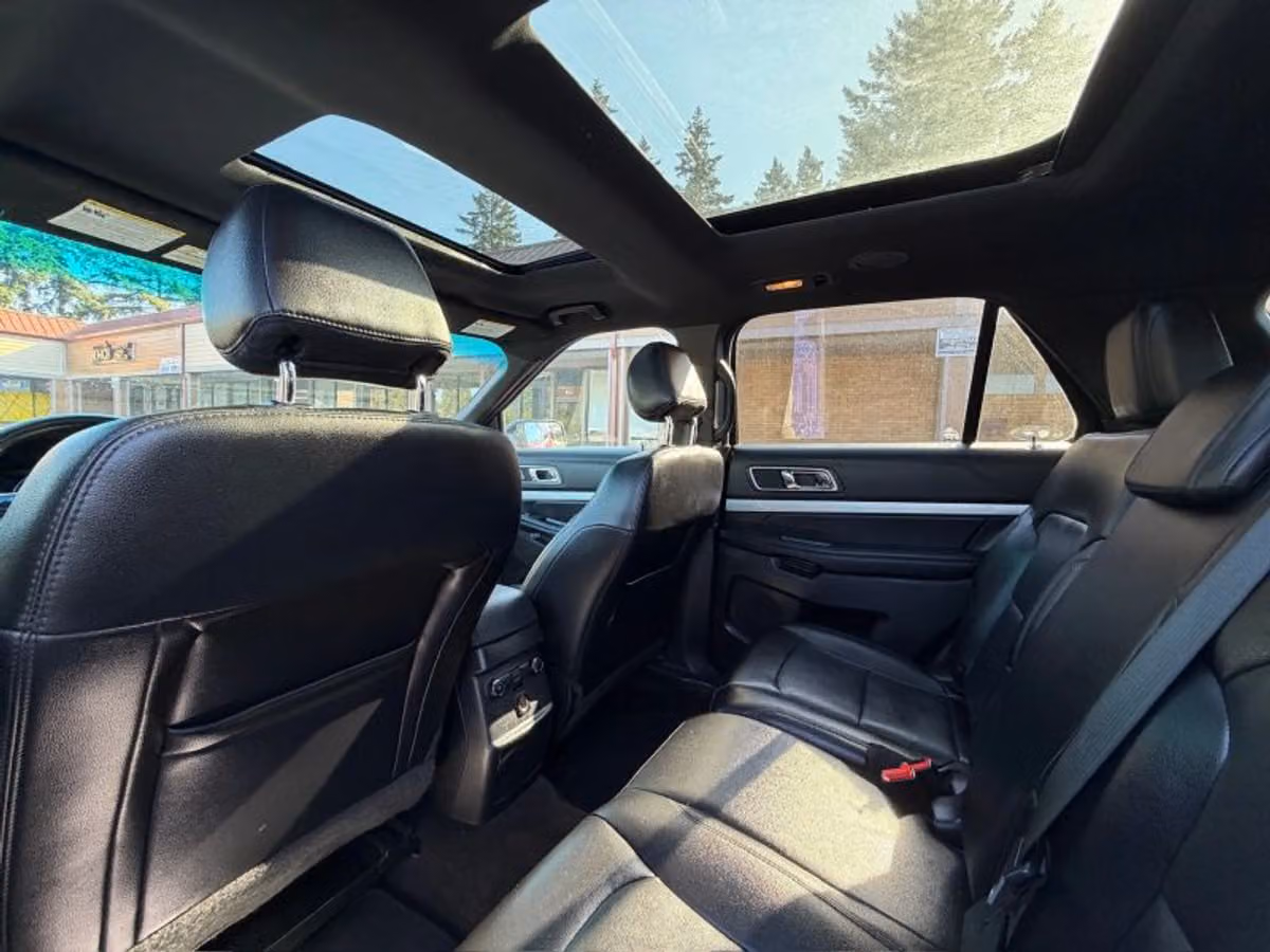 2017 Ford Explorer XLT Image 29