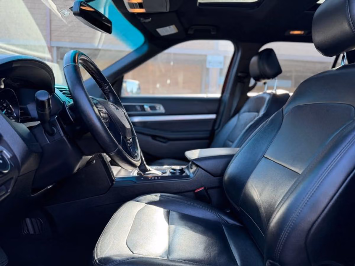 2017 Ford Explorer XLT Image 33