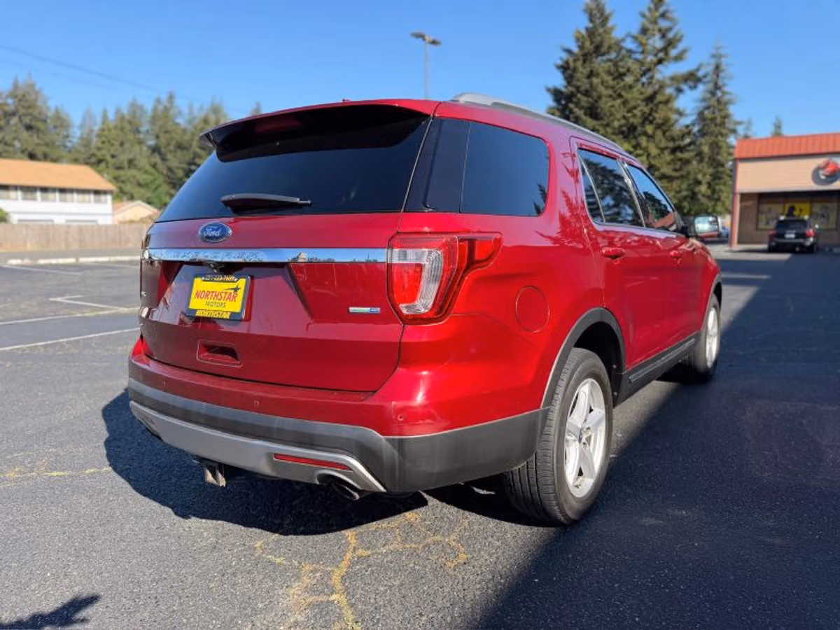 2017 Ford Explorer XLT Image 7