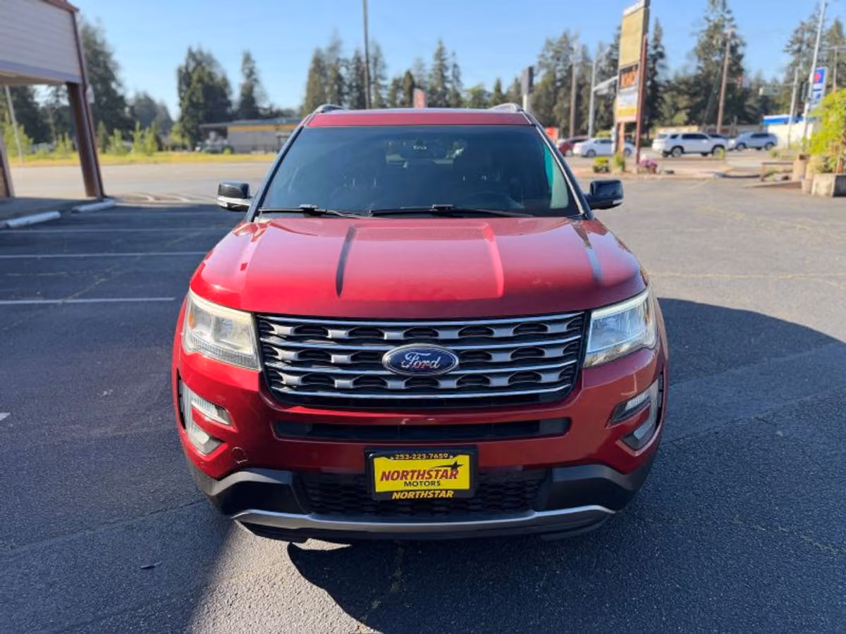 2017 Ford Explorer XLT Image 10