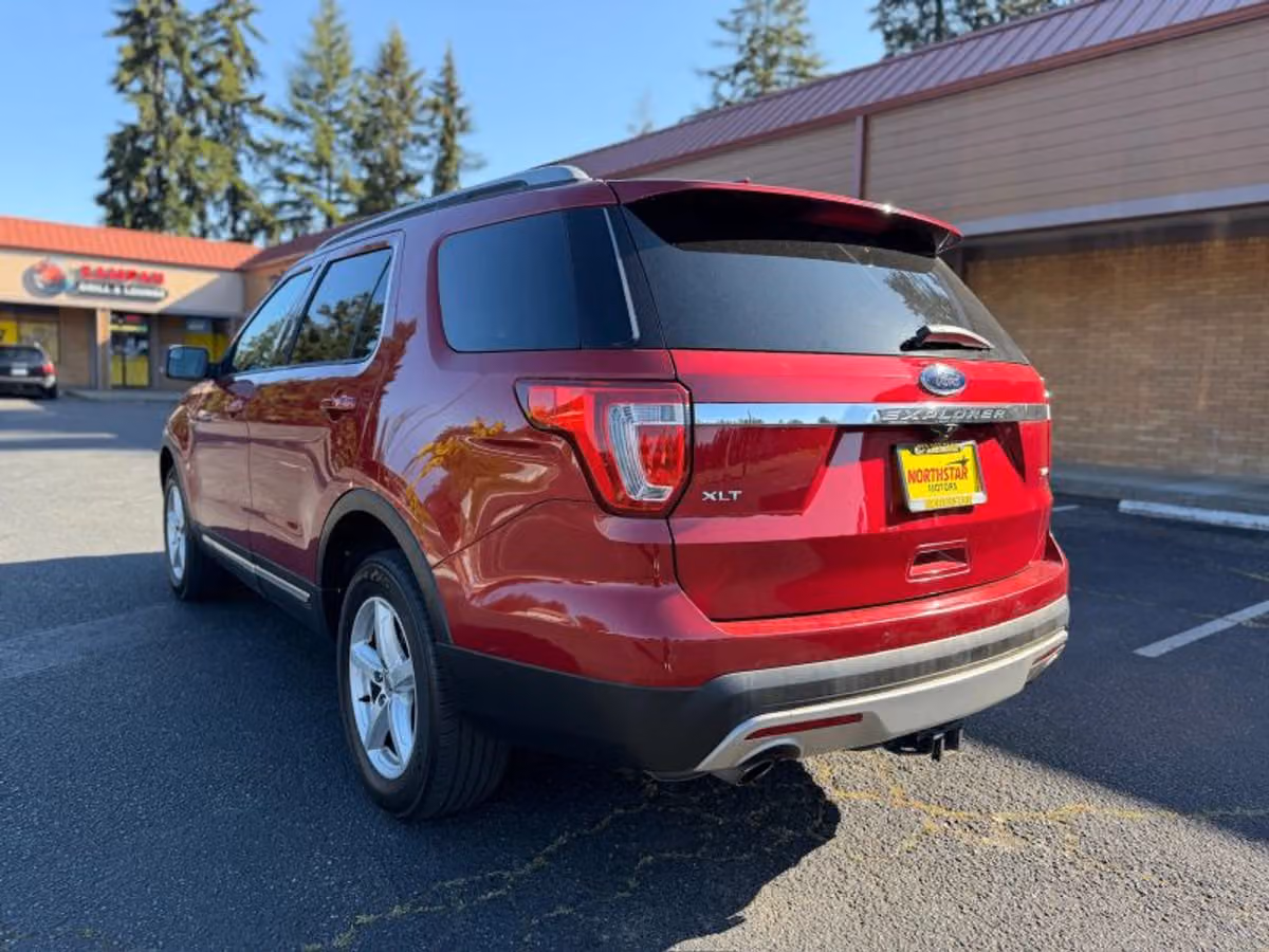 2017 Ford Explorer XLT Image 5
