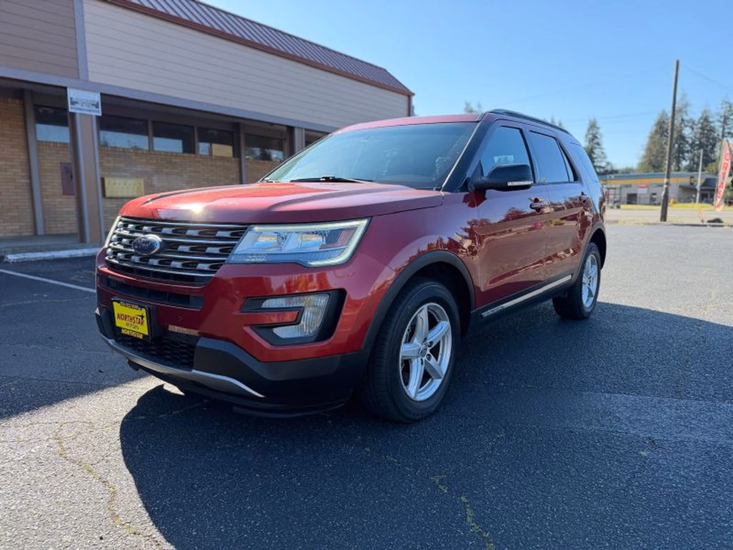 2017 Ford Explorer XLT Image 1