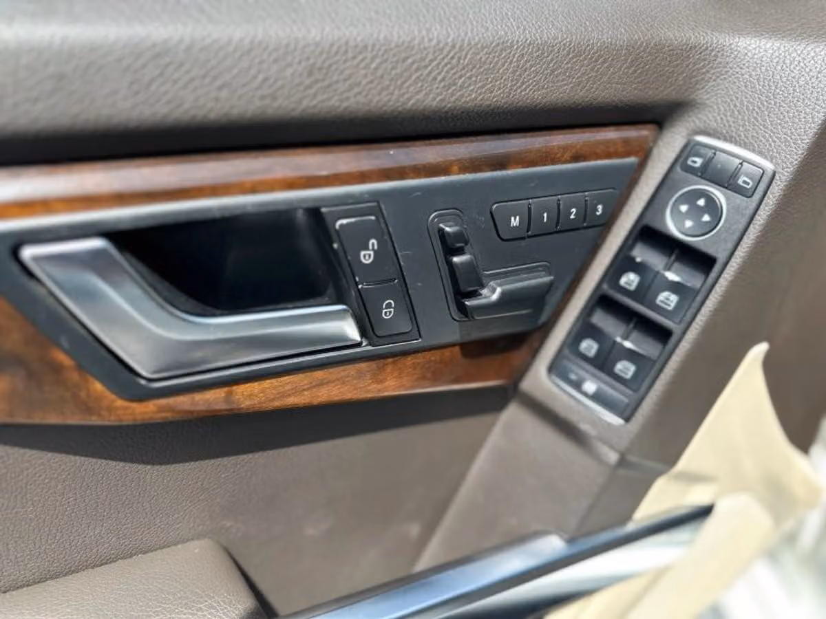2014 Mercedes-Benz GLK GLK 250 BlueTEC Image 28
