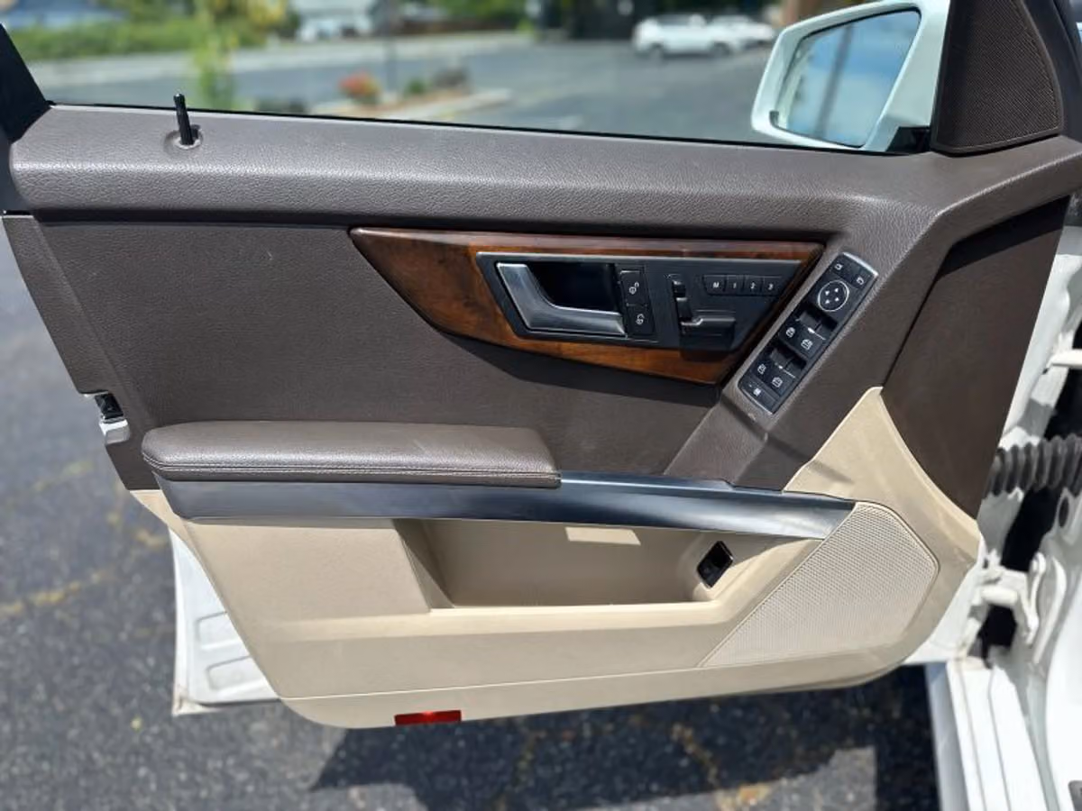 2014 Mercedes-Benz GLK GLK 250 BlueTEC Image 27