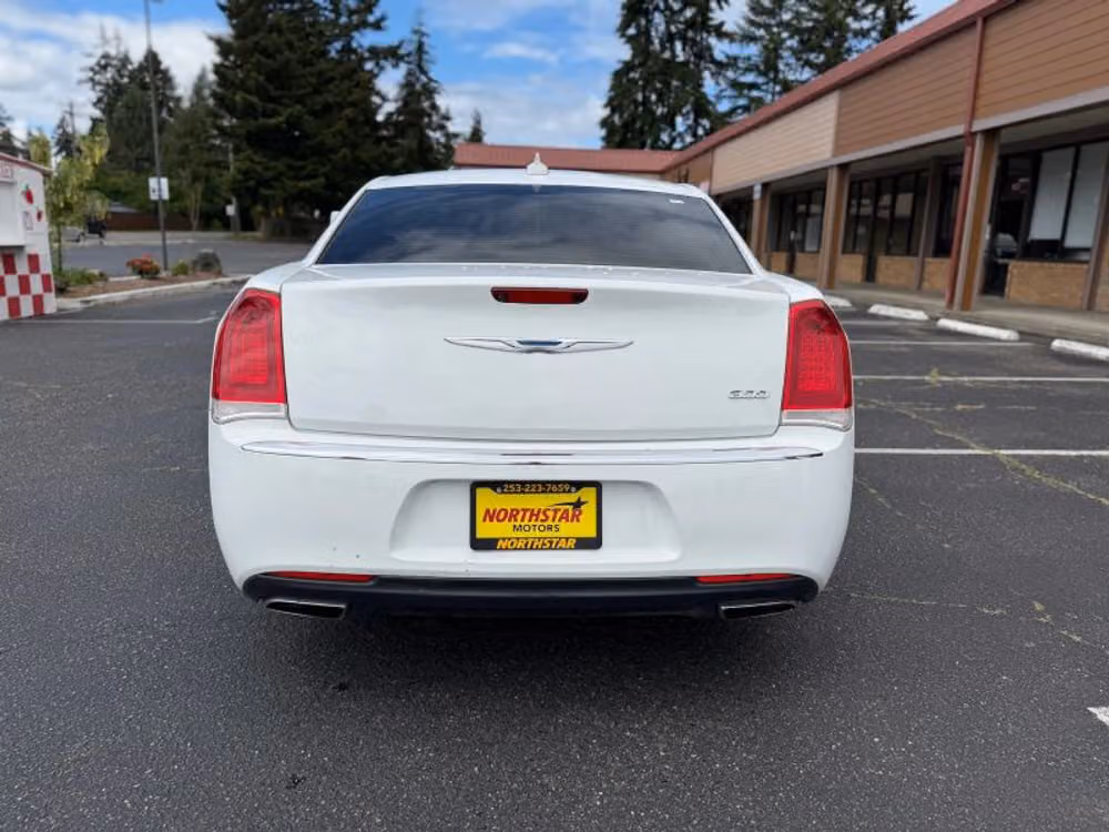 2017 Chrysler 300 Limited Lower Image 3