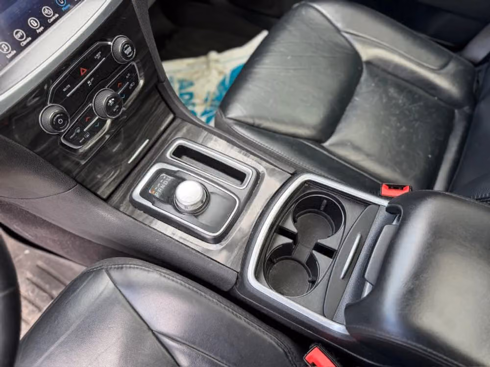 2017 Chrysler 300 Limited Image 27