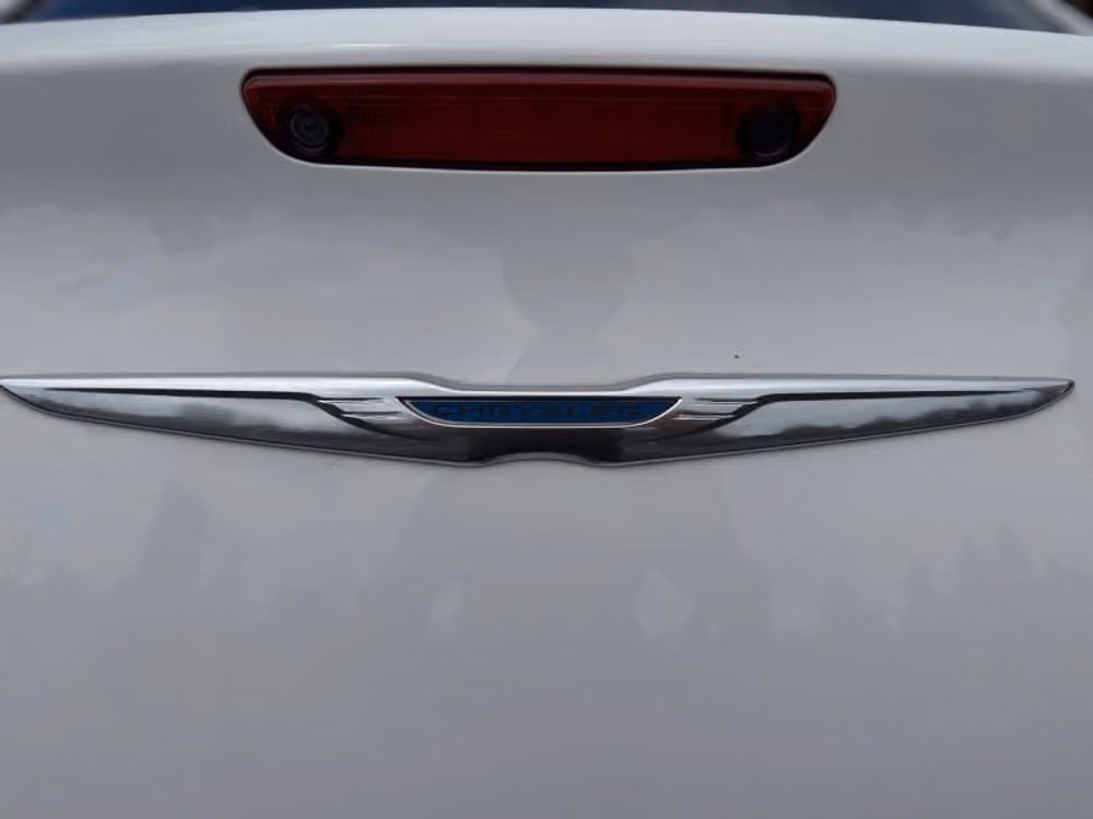 2017 Chrysler 300 Limited Image 23