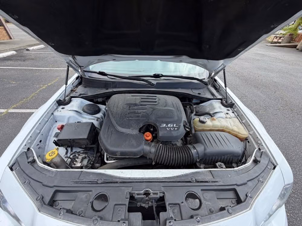 2017 Chrysler 300 Limited Image 41