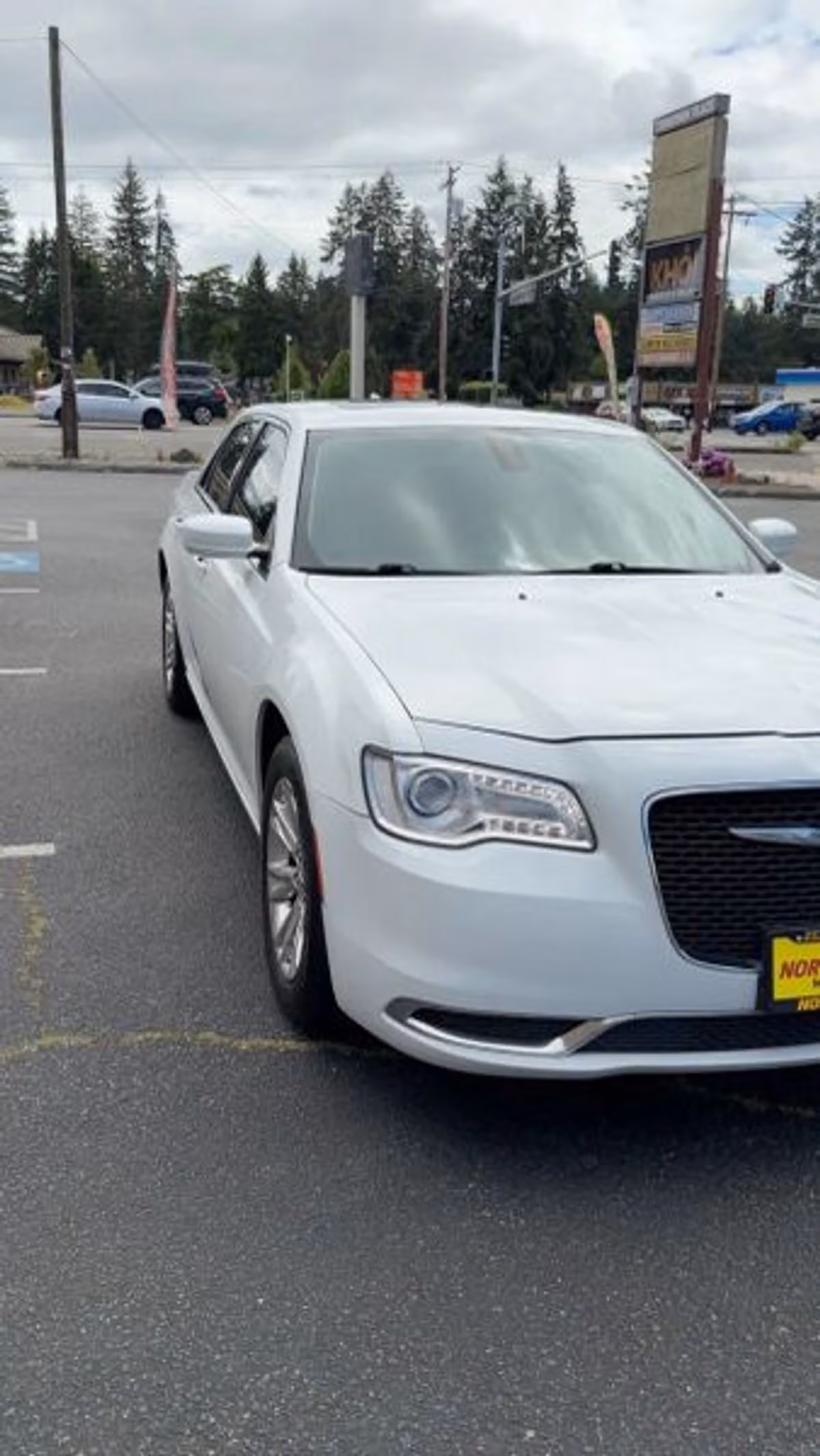 2017 Chrysler 300 Limited Image 44