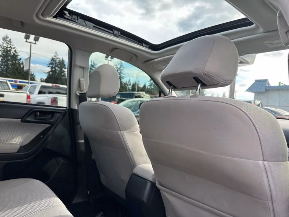 2017 Subaru Forester 2.5i Premium Crossover Image 16