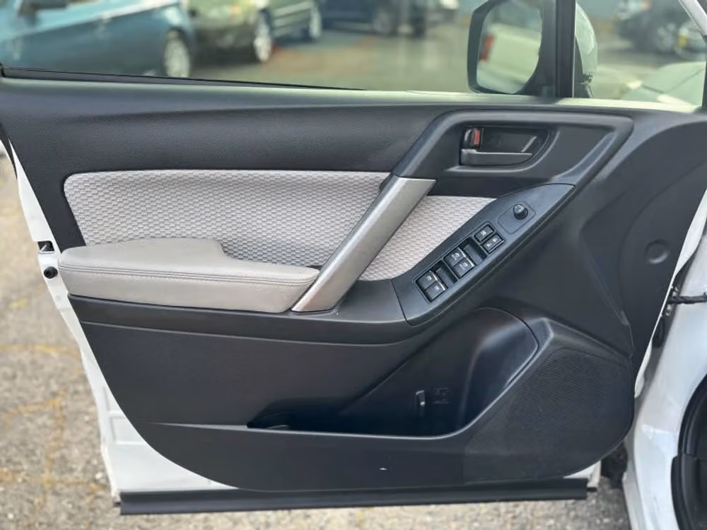 2017 Subaru Forester 2.5i Premium Crossover Image 25