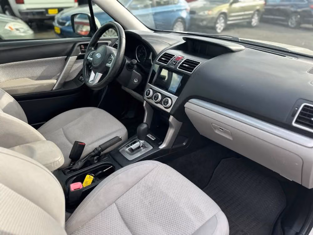 2017 Subaru Forester 2.5i Premium Crossover Image 12