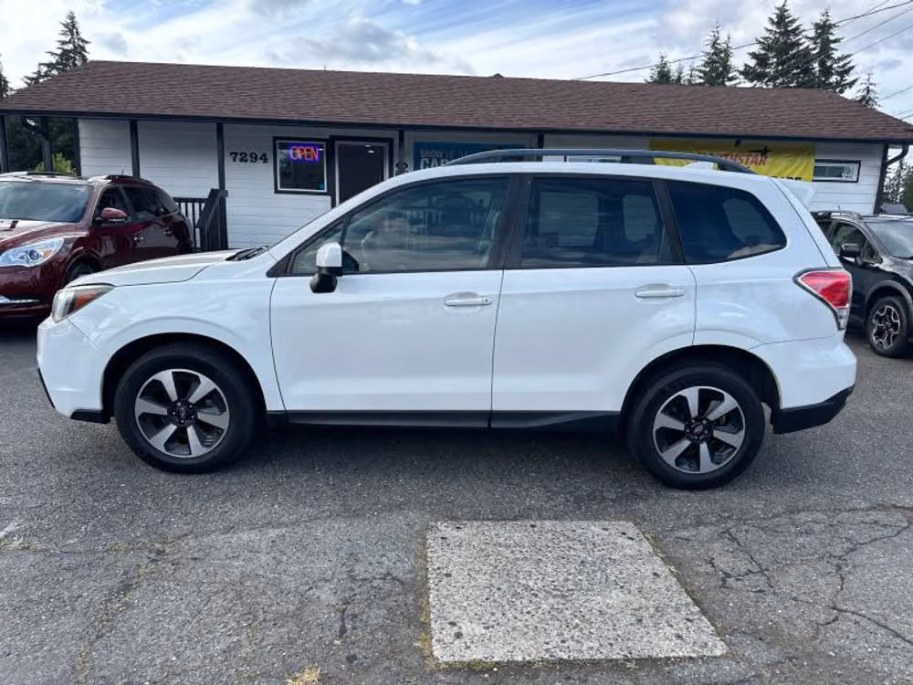 2017 Subaru Forester 2.5i Premium Crossover Image 4