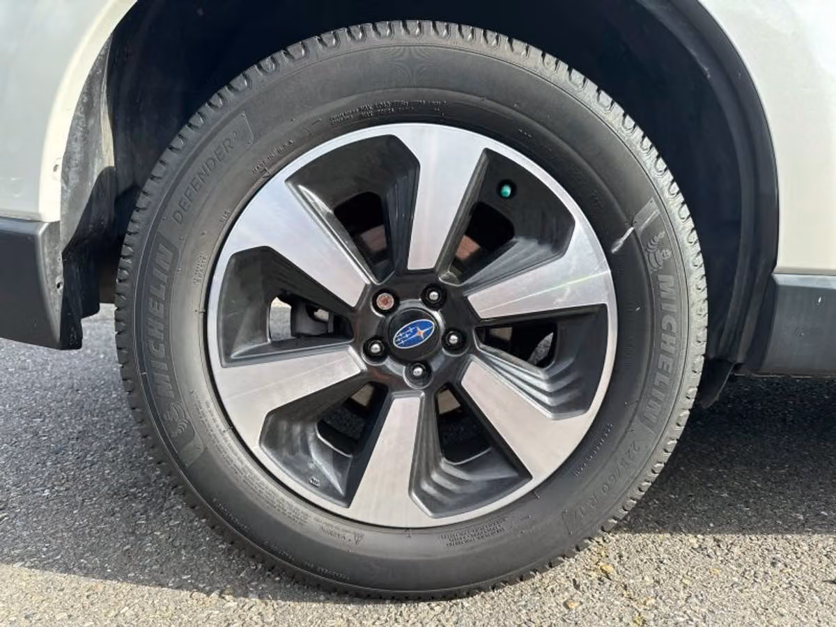 2017 Subaru Forester 2.5i Premium Crossover Image 18