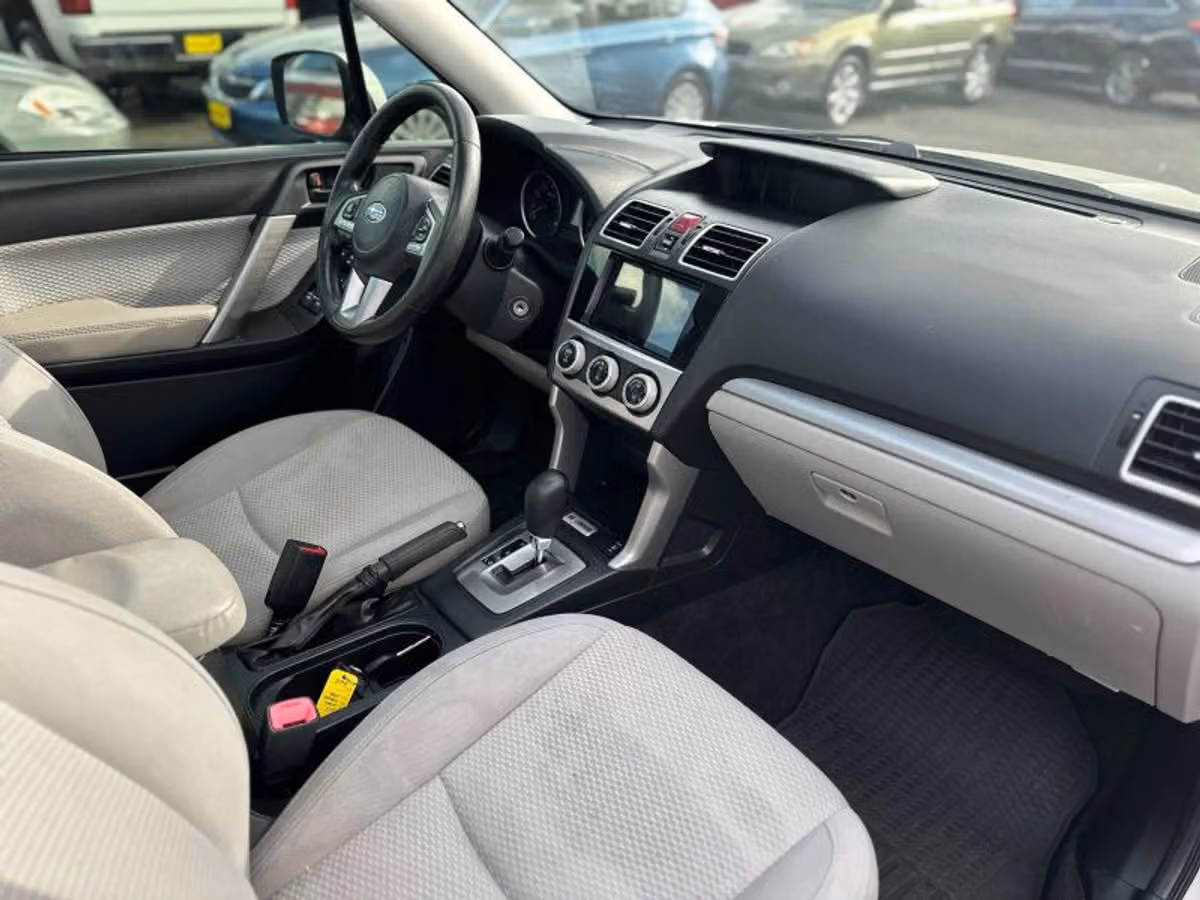 2017 Subaru Forester 2.5i Premium Crossover Image 12