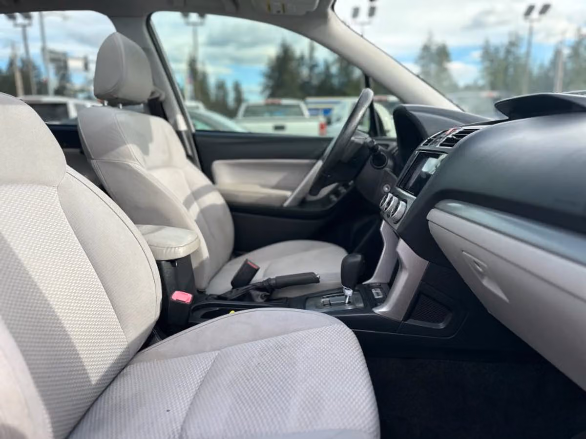 2017 Subaru Forester 2.5i Premium Crossover Image 13