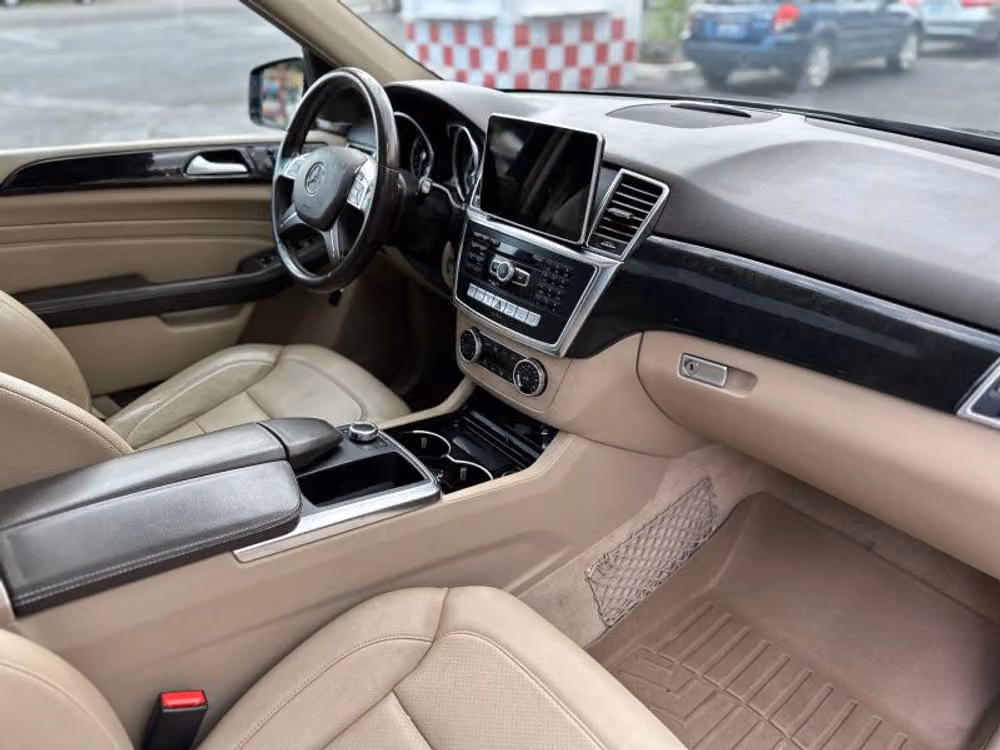 2015 Mercedes-Benz M-Class ML 250 BlueTEC Image 13