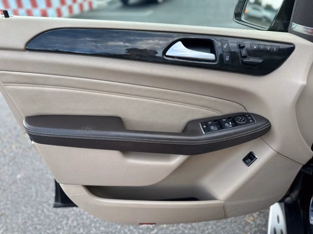 2015 Mercedes-Benz M-Class ML 250 BlueTEC Image 27
