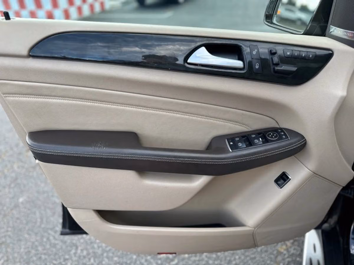 2015 Mercedes-Benz M-Class ML 250 BlueTEC Image 27