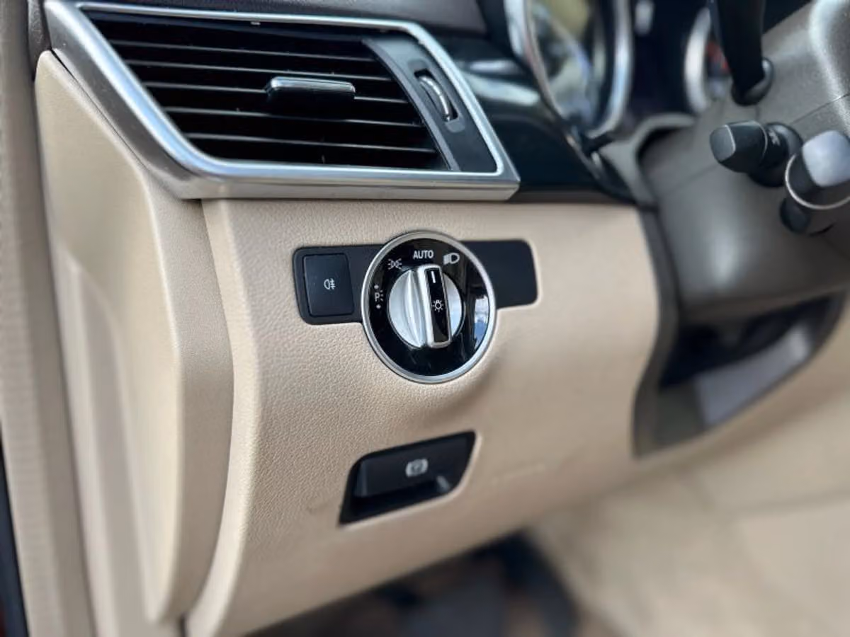 2015 Mercedes-Benz M-Class ML 250 BlueTEC Image 30